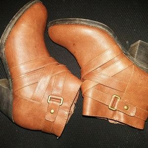 🍁🍂Payless Camel Leather Booties 👢